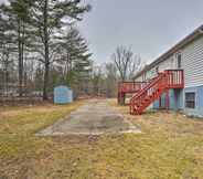 Lainnya 6 Port Jervis Home w/ Deck, Near Parks & Trails!