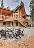 Imej utama All-encompassing Cabin w/ Fire Pit & Kayaks!