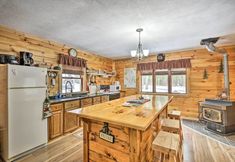 其他 6 Pet-friendly Brantingham Cabin by ATV Trails