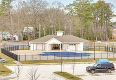 Others 2 Bright Lewes Condo w/ Balcony, 7 Mi to Beach!