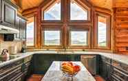 Lainnya 2 Dreamy Kanab Cabin w/ Hot Tub & Panoramic Views!