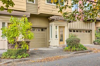 Others 4 Quaint Issaquah Home - Walk to Shops & Dining