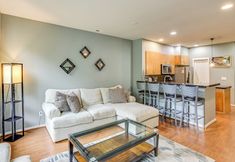 Others 2 Quaint Issaquah Home - Walk to Shops & Dining