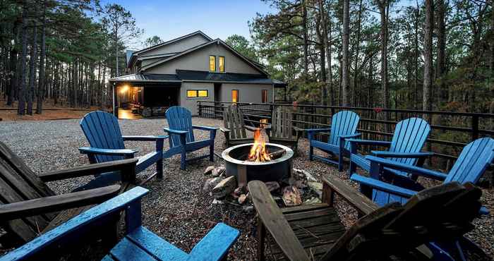 Others Broken Bow Cabin w/ Hot Tub & Game Room!