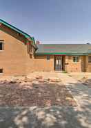 Imej utama Bright ABQ Villa With Fire Pit - 3 Mi to Airport!