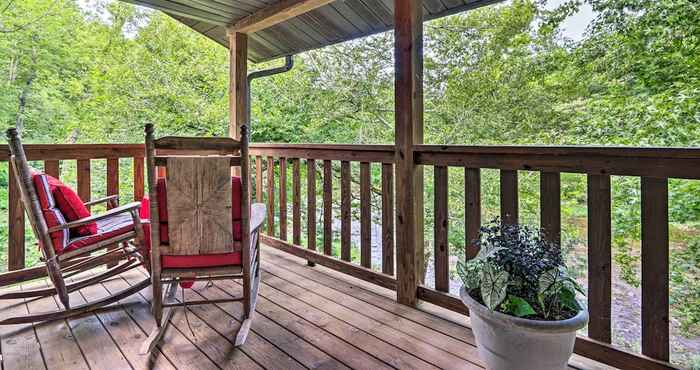 Others Riverfront Couple's Retreat in Smoky Mountains!