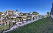 Lainnya 6 Luxury Island Oasis w/ Pool & Dock, 1 Mi to Beach!