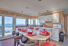 其他 2 Exquisite Oceanside House w/ Pacific Views & Deck!