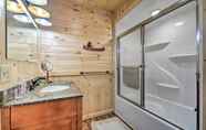 Lainnya 5 Spacious Cabin on Silver Lake: Hike & Ski!