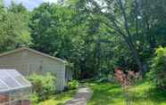 Lain-lain 2 Peaceful Home w/ Deck: Family + Pet Friendly!