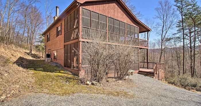 Others Cabin w/ Decks & Fire Pit Near Lost River!