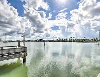 อื่นๆ 2 Coastal Madeira Beach Condo - Walk to Gulf!