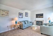 Others Coastal Madeira Beach Condo - Walk to Gulf!