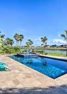 Imej utama Stunning Laguna Vista Retreat w/ Pool & Grill