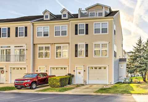 Others Stylish Long Neck Townhome w/ Rooftop Patio!