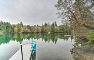 Others 5 Dreamy Bayfront Cabin w/ View, Dock & Kayaks