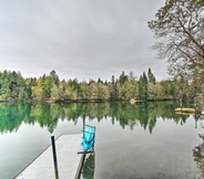 อื่นๆ 5 Dreamy Bayfront Cabin w/ View, Dock & Kayaks