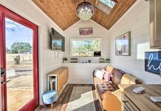 Others 3 Shared Dock & Lake Access: Daingerfield Tiny Home