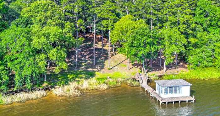 Lainnya Lakefront Hidden Pines Cottage w/ Boathouse