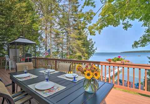 Others Gorgeous 3-season Lakefront Escape w/ Private Dock