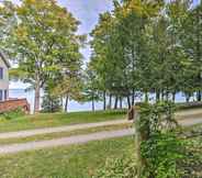 Others 7 Gorgeous 3-season Lakefront Escape w/ Private Dock
