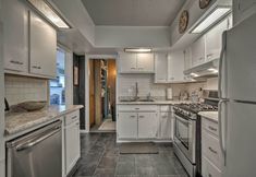 Others 5 Comfortable Craftsman Home - 2 Miles to UB Campus!