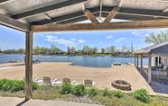 Lain-lain 4 Lakefront Bellevue Home: Private Beach & Fire Pit!