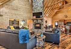 Others 5 Riverfront Cabin w/ Hot Tub - 3 Miles to Dollywood