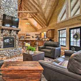 Imej utama1Riverfront Cabin w/ Hot Tub - 3 Miles to Dollywood,Pigeon Forge別墅