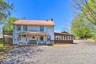 Others Lovely Mifflinburg Farmhouse - Multiple Decks