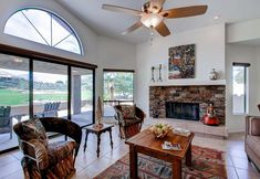 อื่นๆ 2 Country Club Home: 2br, 2 BA + Den ~ 1 Mi to Golf!