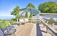 Lainnya 7 Modern Lake Michigan Home With 3 Lakefront Decks!