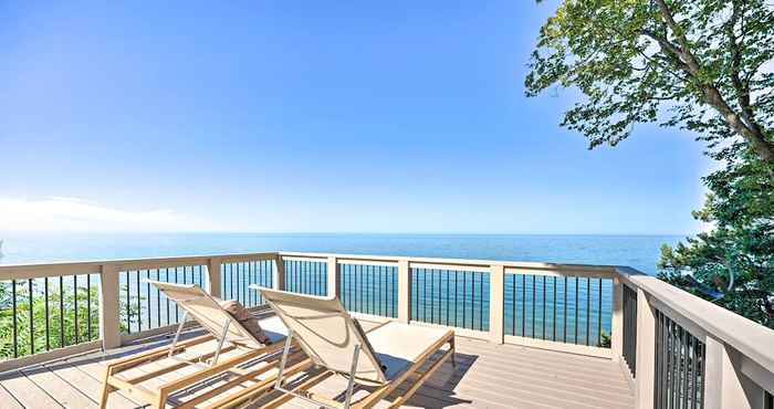 Lainnya Modern Lake Michigan Home With 3 Lakefront Decks!