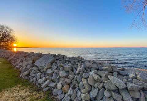 Lainnya Peace & Premier Fishing on Bay of Green Bay!