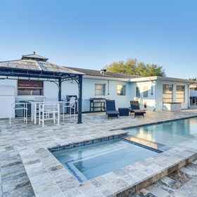 Primary image 1 Private Hot Tub: Breezy Seminole Stay!, Suncoast Seabird Sanctuary Hotels