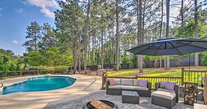Lainnya Peaceful Southern Pines Home w/ Pool + Yard!