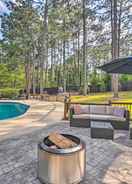 Imej utama Peaceful Southern Pines Home w/ Pool + Yard!