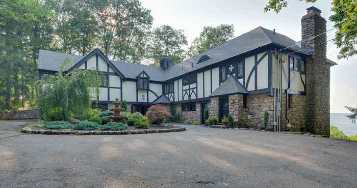 อื่นๆ Large Hazleton Home w/ Mountain Views!