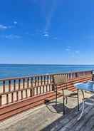 Imej utama Beachfront Wading River Home w/ Deck & Grill!