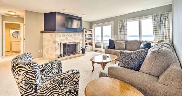 Lain-lain Waterfront Dewittville Condo w/ Furnished Balcony!