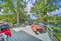 Khác Lakefront Burton Home w/ Deck, Grill + Views!