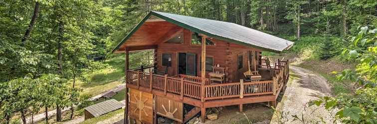 อื่นๆ Bryson City Cabin w/ Wraparound Deck & Hot Tub