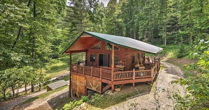 อื่นๆ Bryson City Cabin w/ Wraparound Deck & Hot Tub