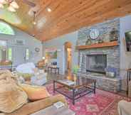 Khác 4 House w/ Mtn Views & Fire Pit, 2 Mi to Lake!