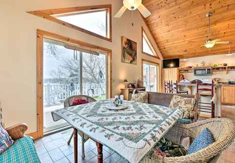 Others Lakeside Cottage Escape With Private Dock & Deck!