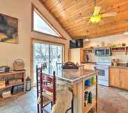 Others 2 Lakeside Cottage Escape With Private Dock & Deck!