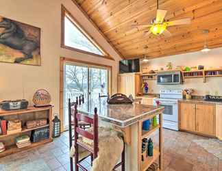 Lain-lain 2 Lakeside Cottage Escape With Private Dock & Deck!