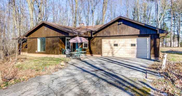 Others Pet-friendly Youngstown Cottage w/ Yard