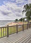 Primary image Updated Lakefront Cottage: Walk to Boat Ramp!