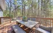 Lainnya 7 Chic Wisconsin Retreat w/ Deck, Grill & Fire Pit!